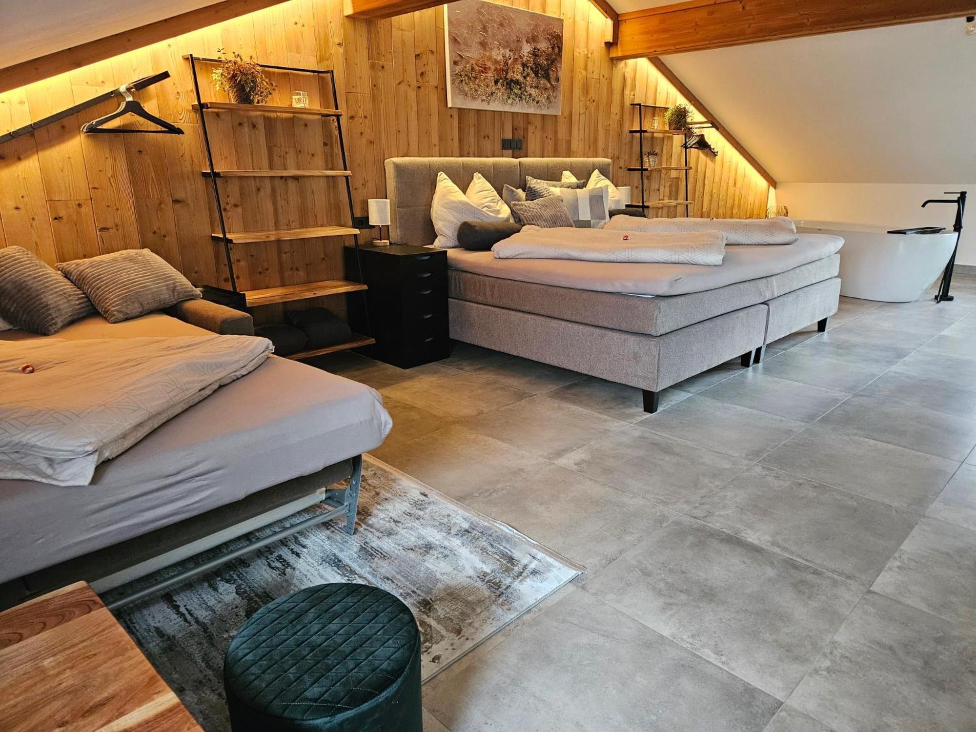 Bauernhof-Loft Edtgut Lägenhet Guggenthal Exteriör bild